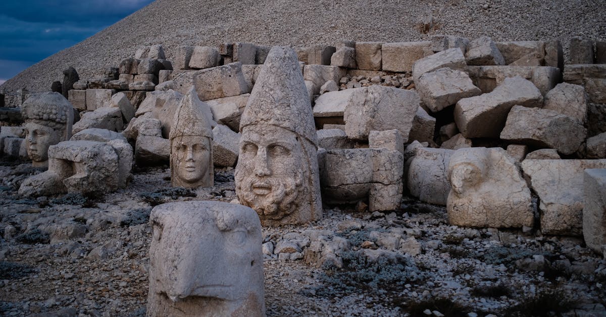 découvrez les plus hautes villes du monde, où l'altitude rencontre la culture. explorez les paysages époustouflants, l'architecture unique et les défis de la vie en haute altitude.