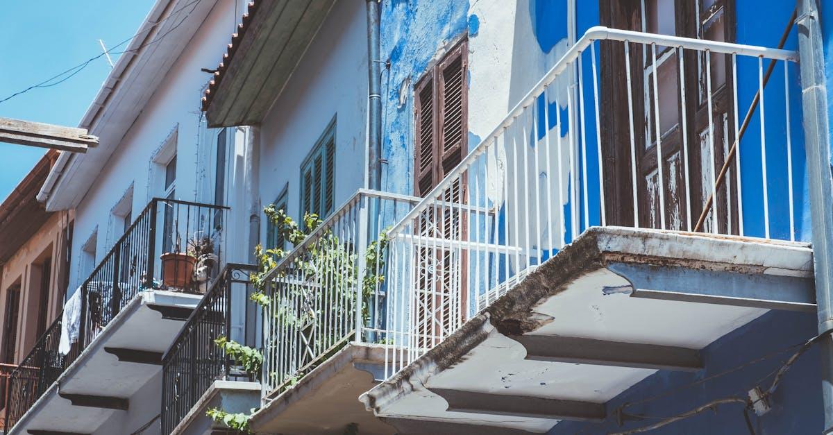 découvrez larnaca, une belle ville côtière de chypre, connue pour ses plages dorées, ses sites historiques fascinants et son ambiance chaleureuse. idéale pour les amateurs de culture et de détente, larnaca vous invite à explorer ses ruelles pittoresques, ses charmantes tavernes et son riche patrimoine.